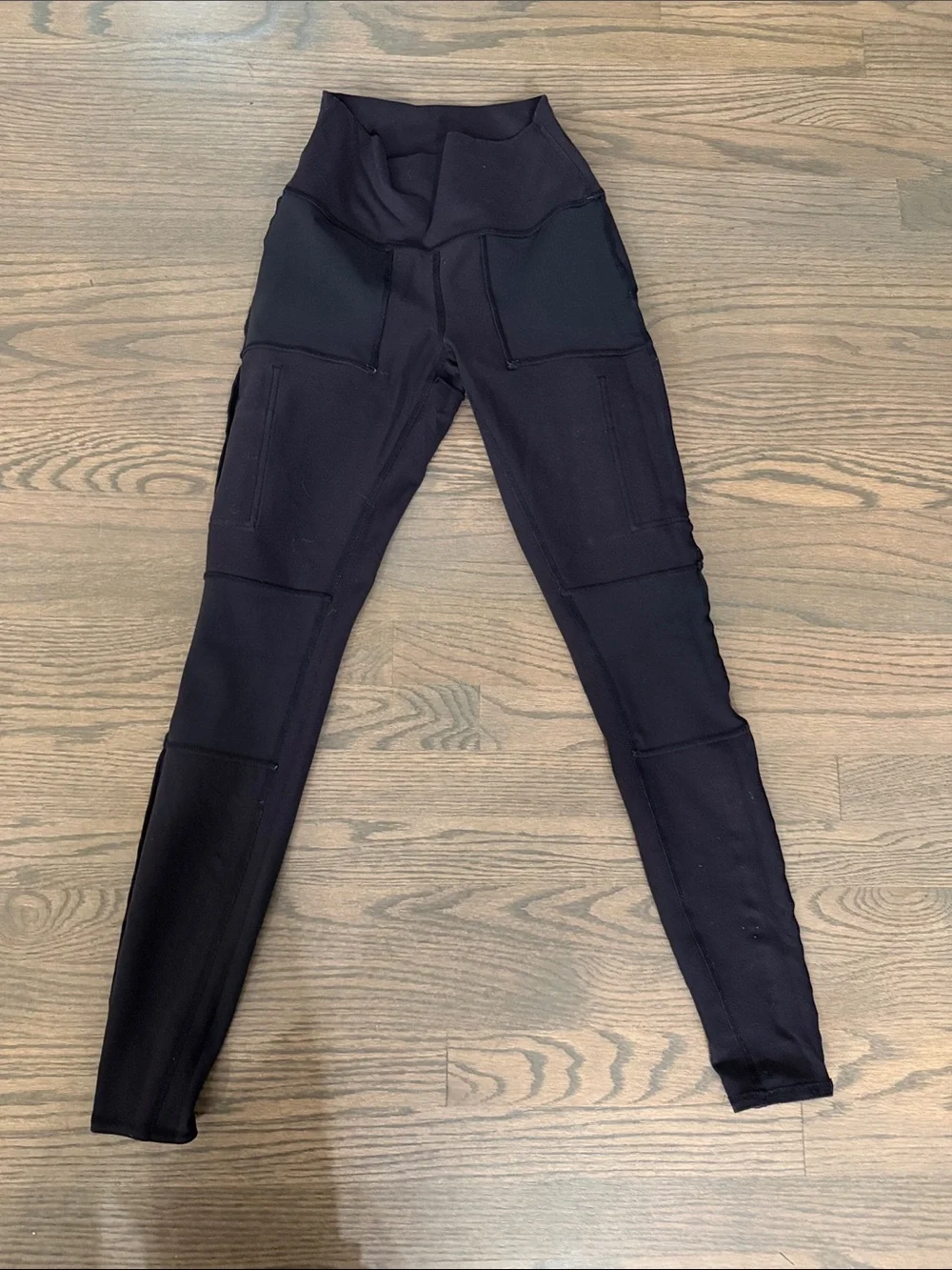 ALO Yoga Black High-Rise Cargo Pocket Leggings